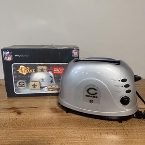 Chicago Bears Toaster Pro Toast Elite Model by Intertek Model CT-819G Box